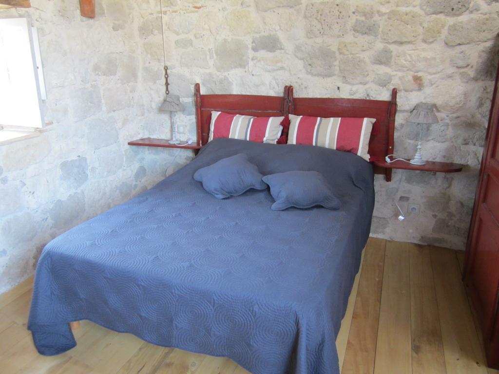 Chambre D'Hotes La Tour De Brazalem Nerac Room photo