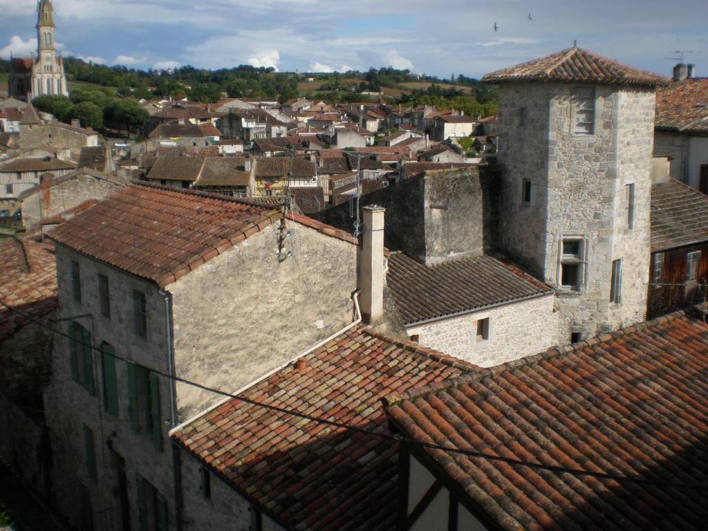 Chambre D'Hotes La Tour De Brazalem Nerac Exterior photo